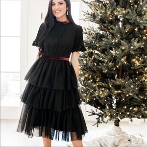 Rachel Parcell Black Tiered Tulle Midi Dress
